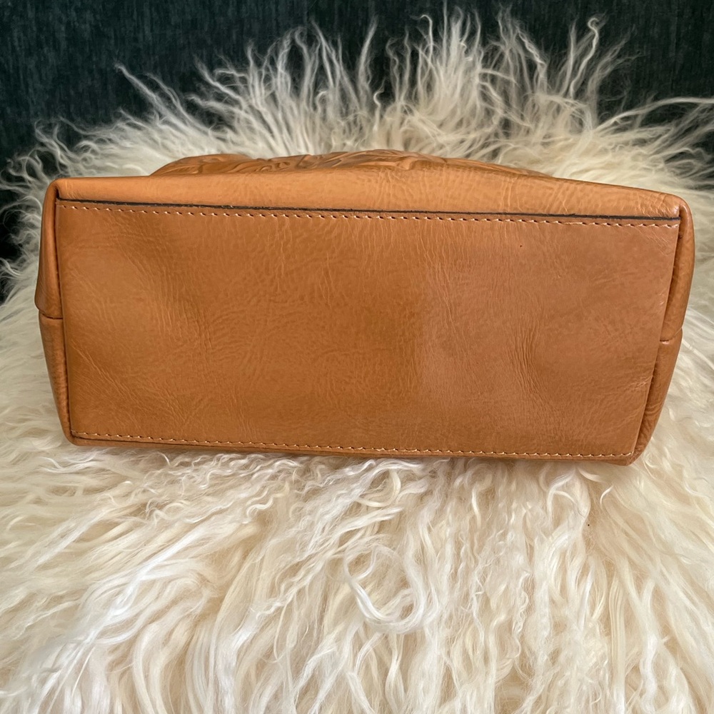NWOT Patricia Nash embossed Leather purse - Picture 2 of 8